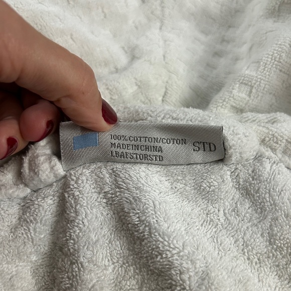 Four Seasons Long Robe - Picture 5 of 8